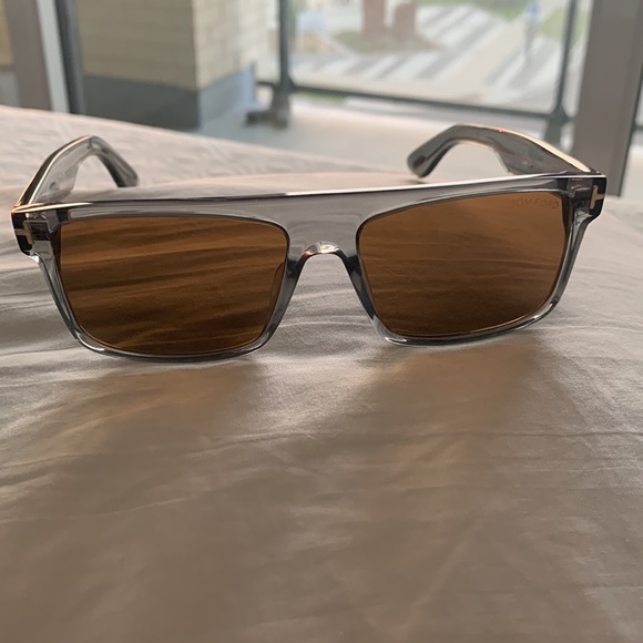 Unisex Tom Ford Sunglasses - Picture 2 of 2